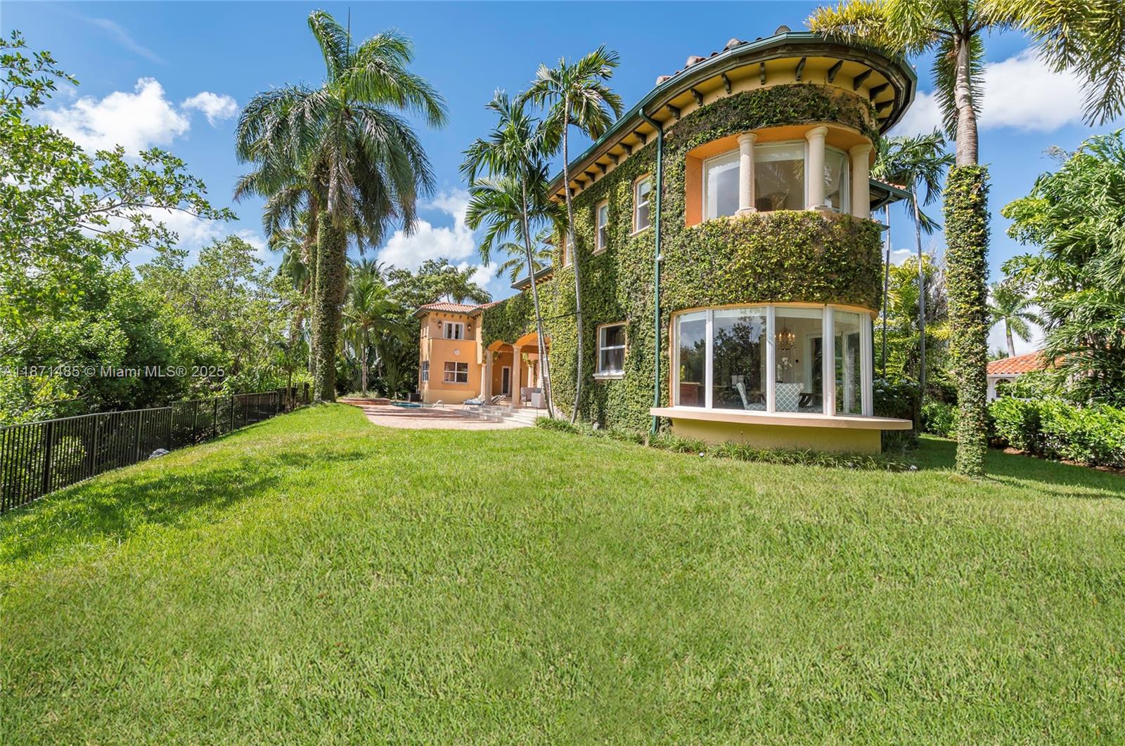 104 Paloma Dr