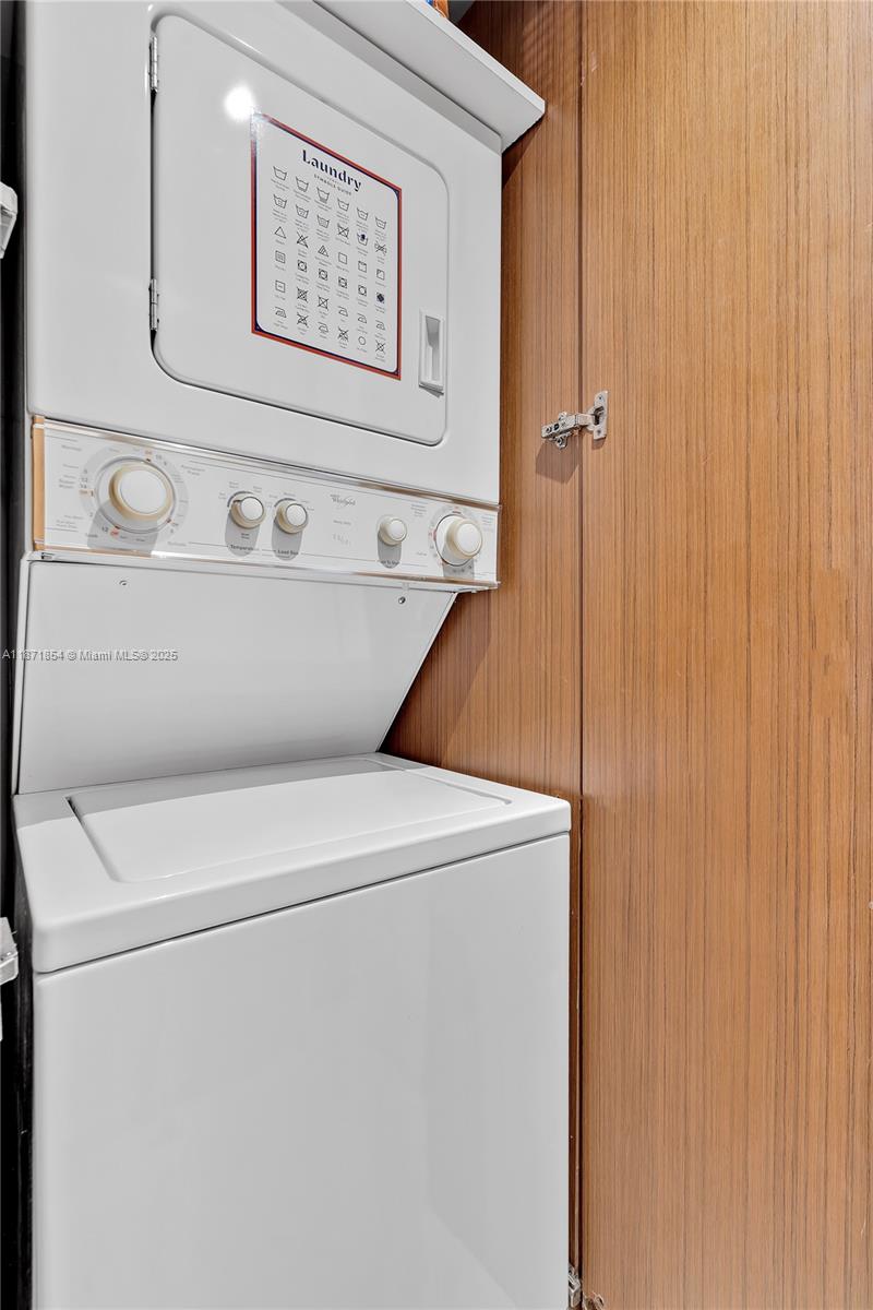 10275 Collins Ave # 417