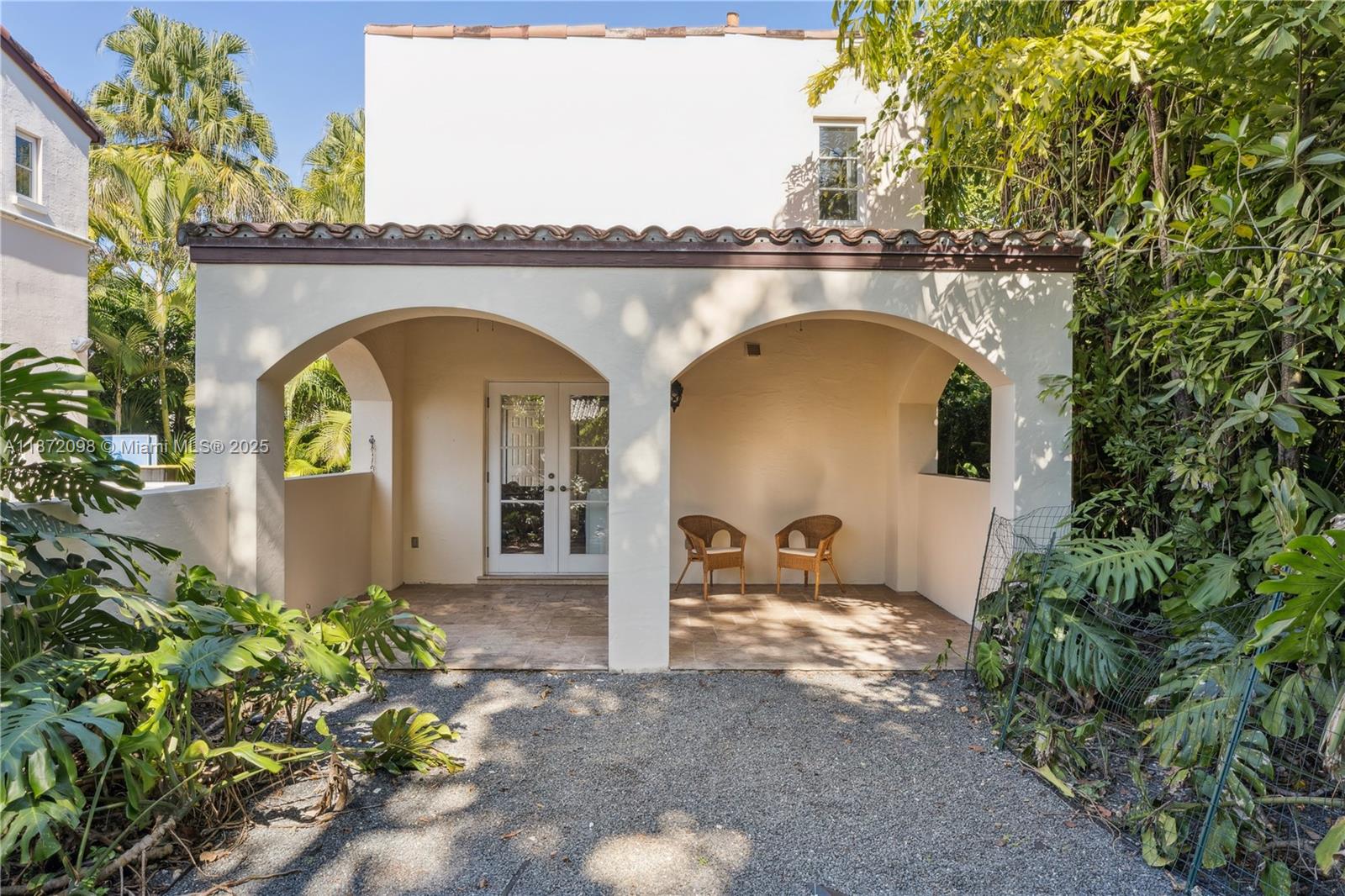 2421 San Domingo St Unit: guest house