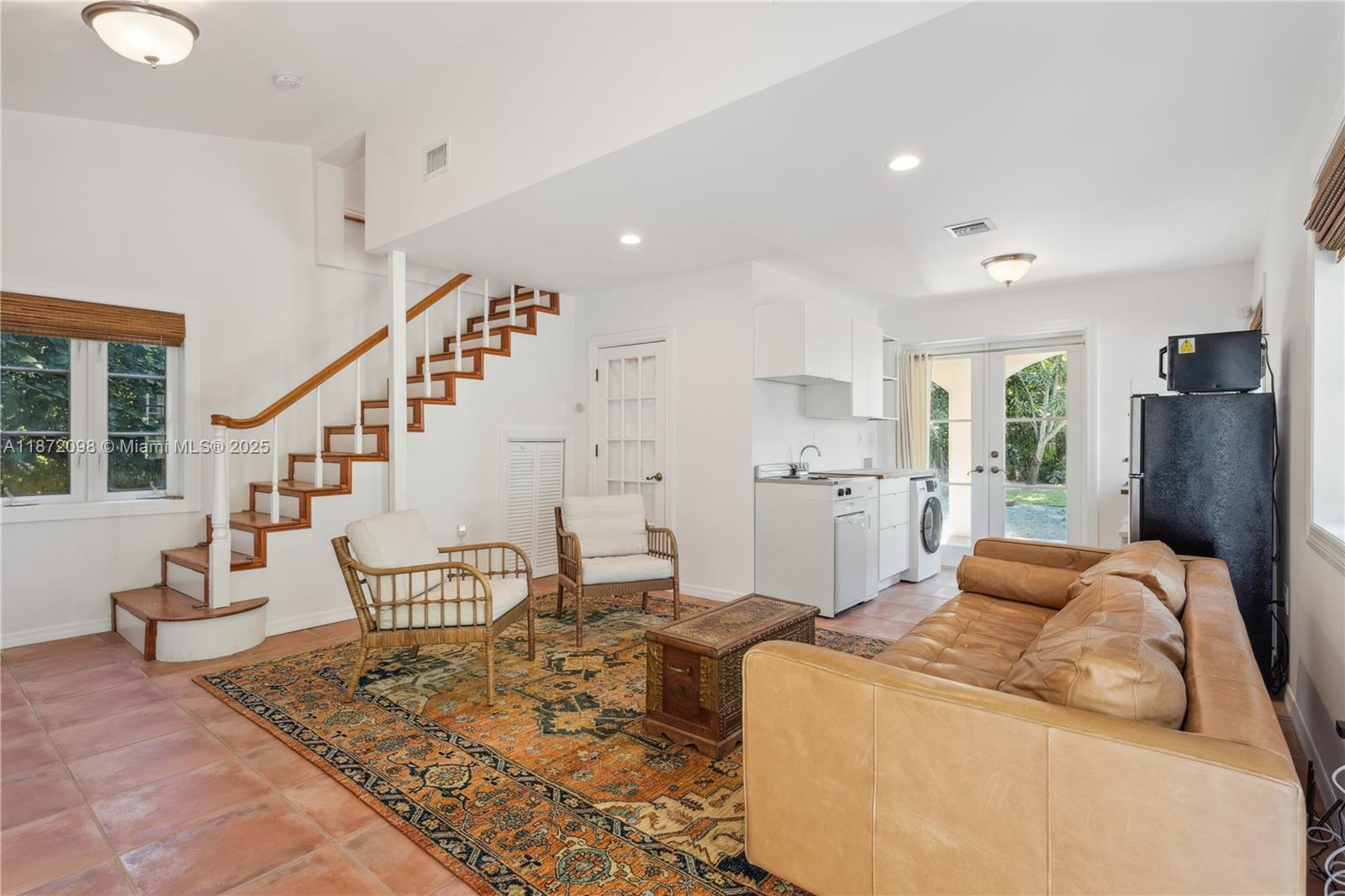 2421 San Domingo St Unit: guest house