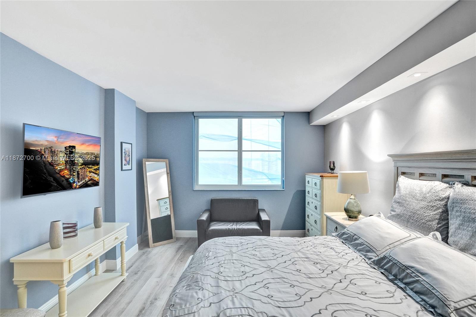 500 Bayview Dr # 1921