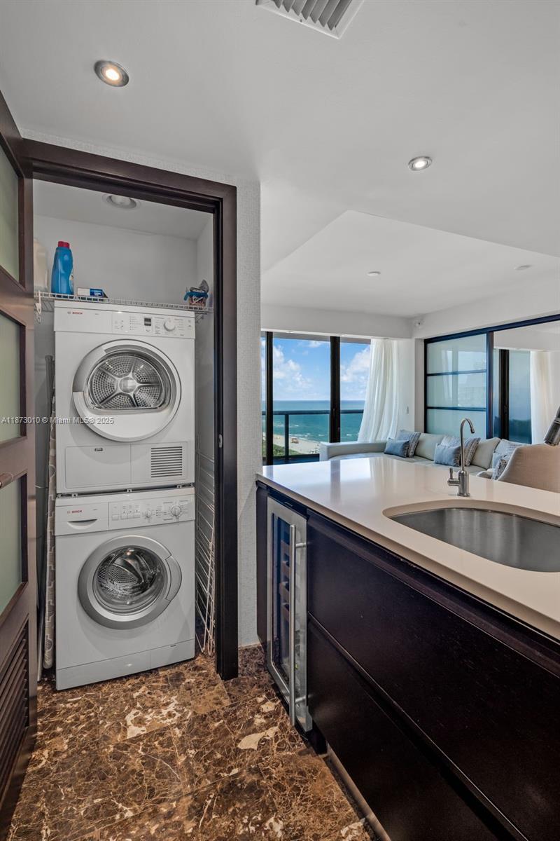 5875 Collins Ave # 1503