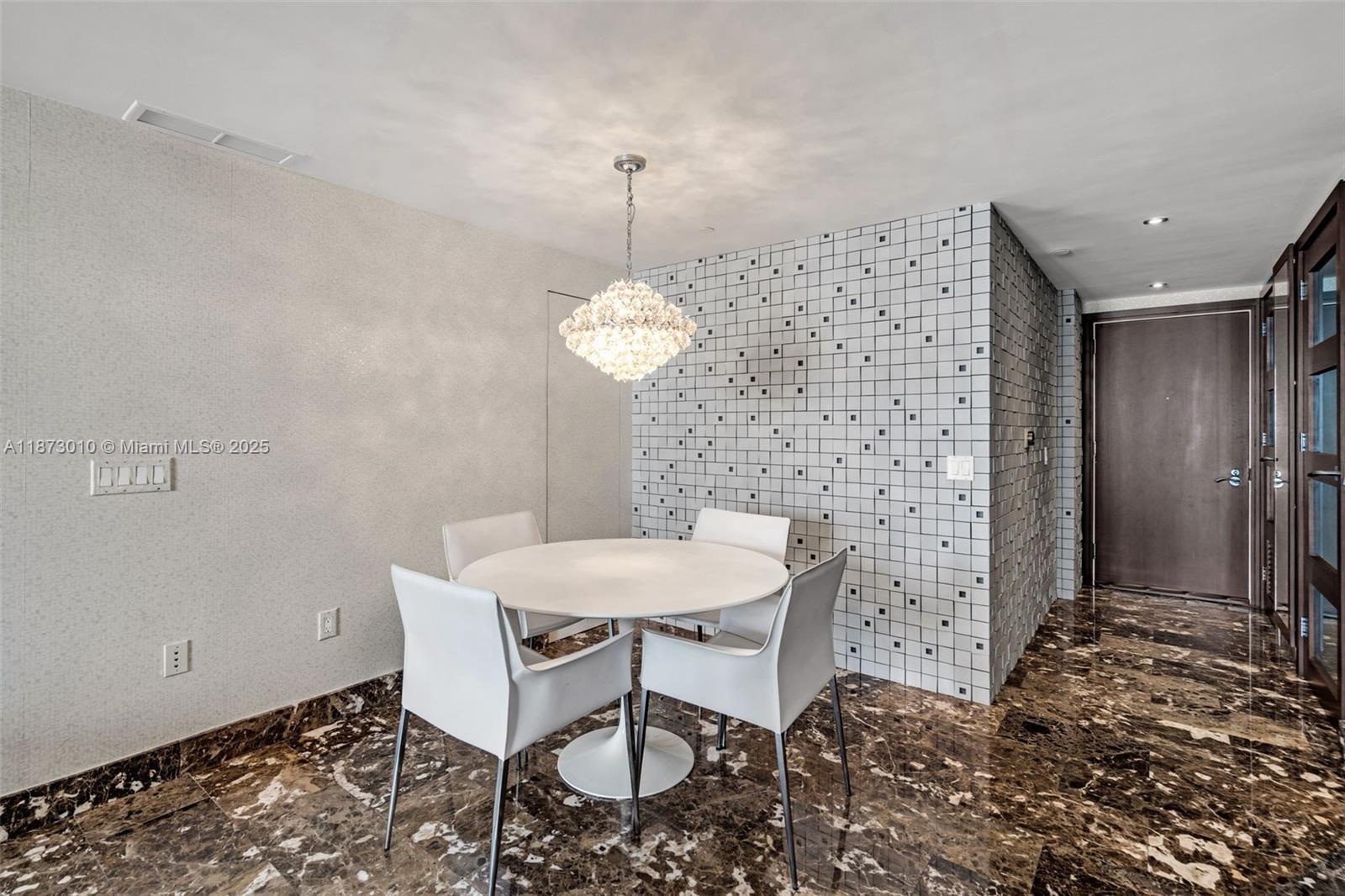 5875 Collins Ave # 1503