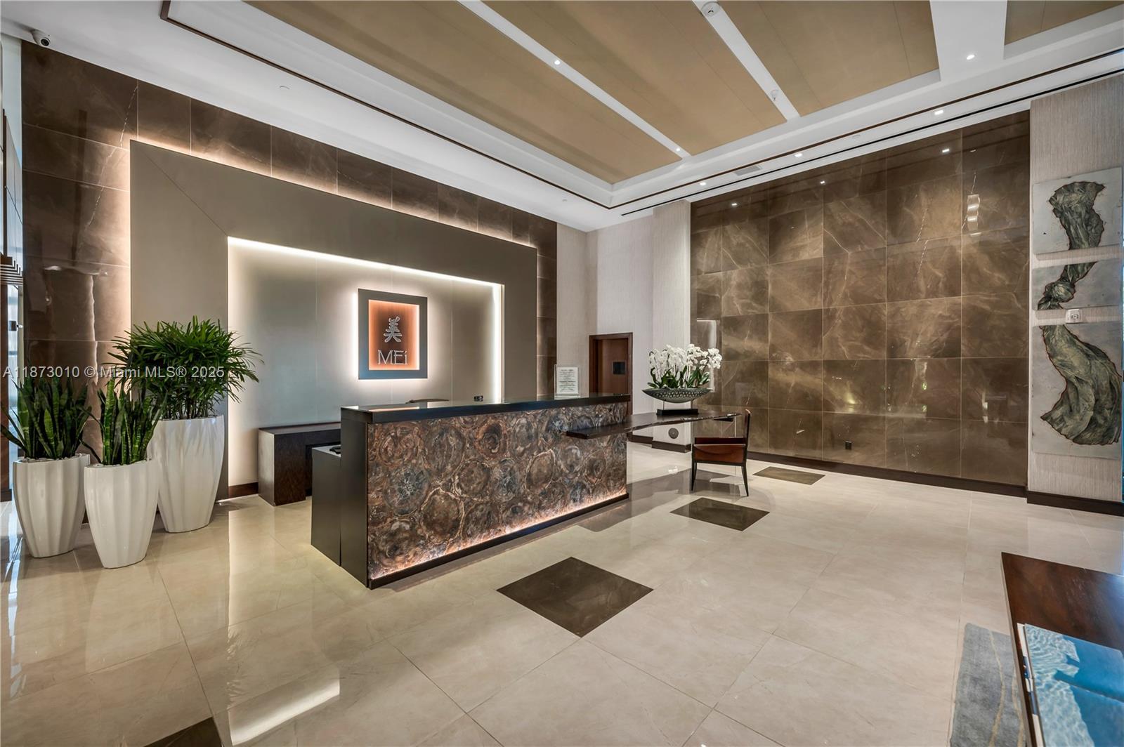 5875 Collins Ave # 1503