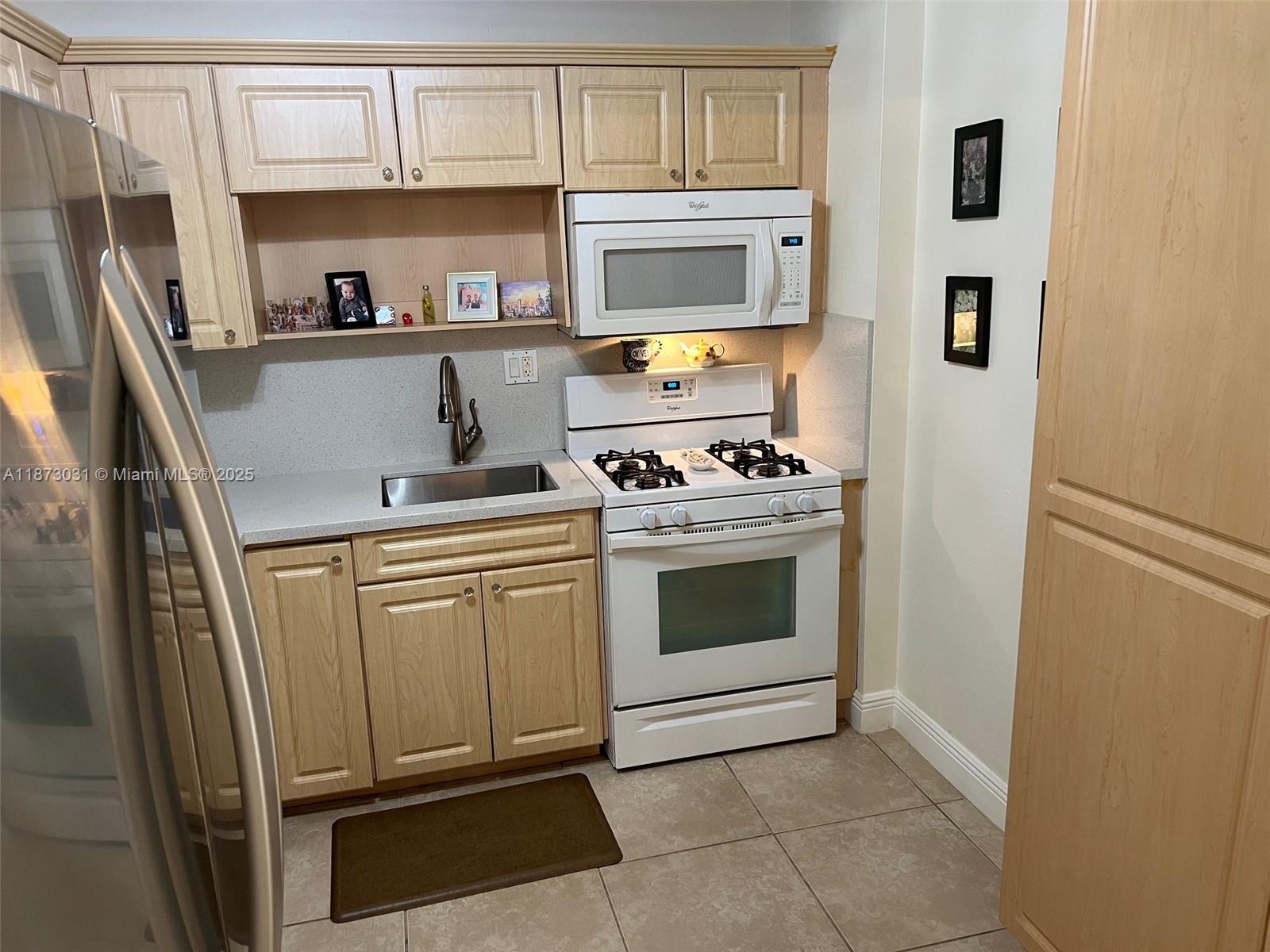 13120 SW 92nd Ave # 207 Unit: B-207