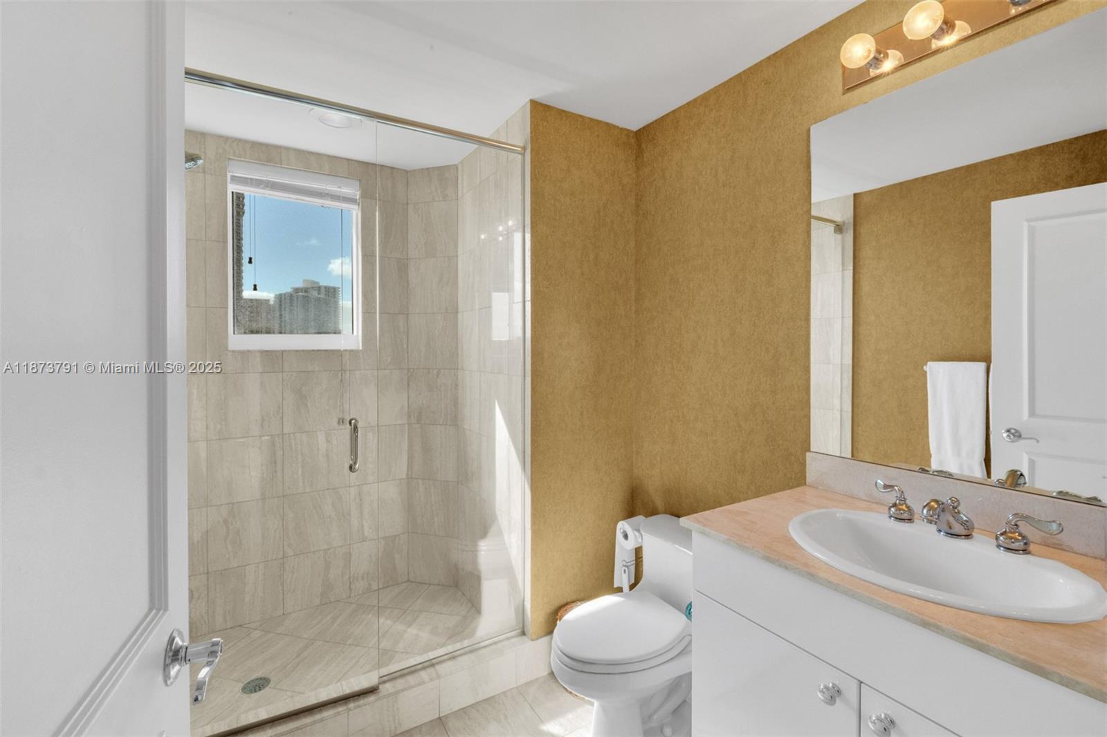 21050 Point Pl # 605