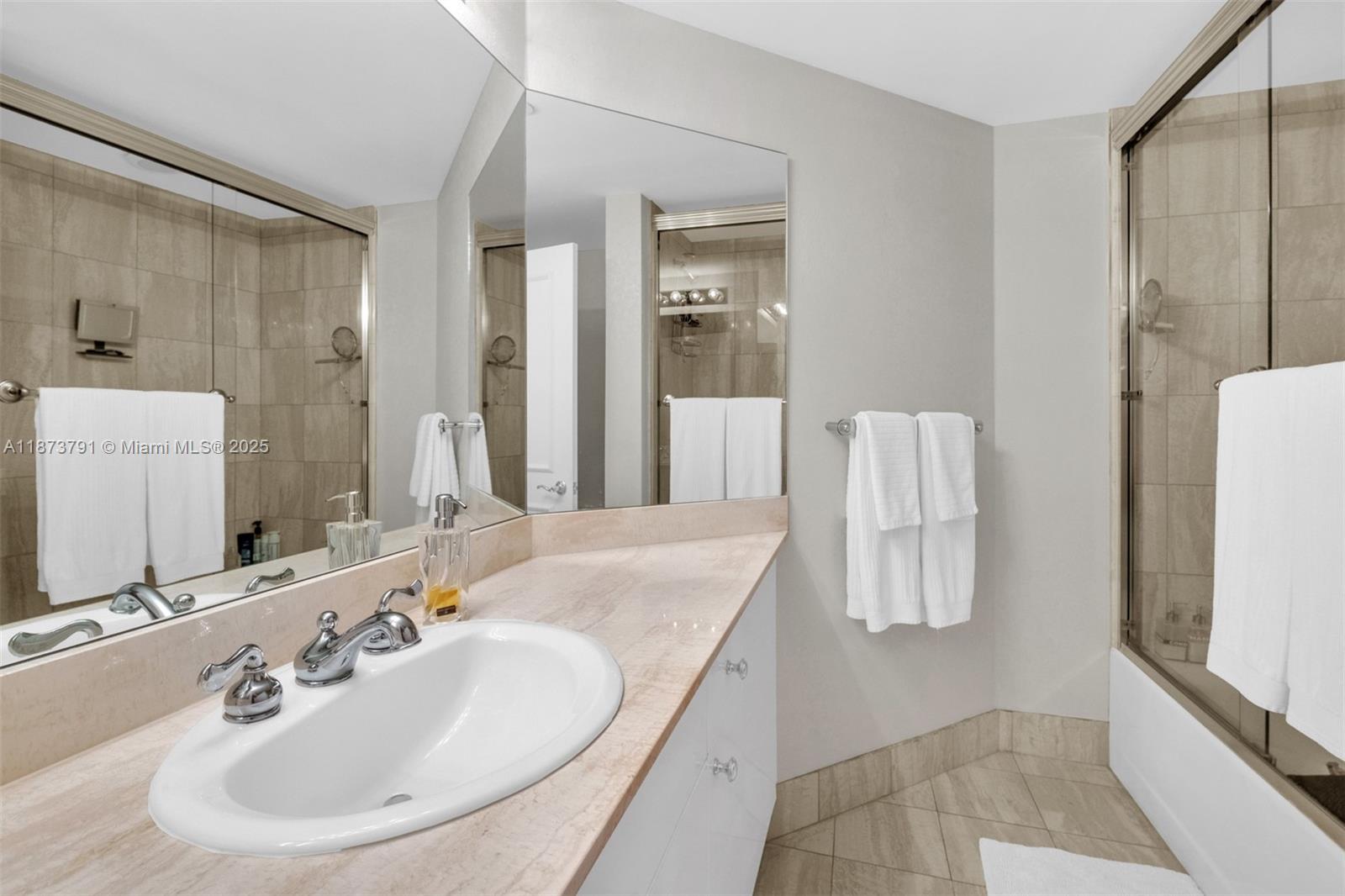 21050 Point Pl # 605