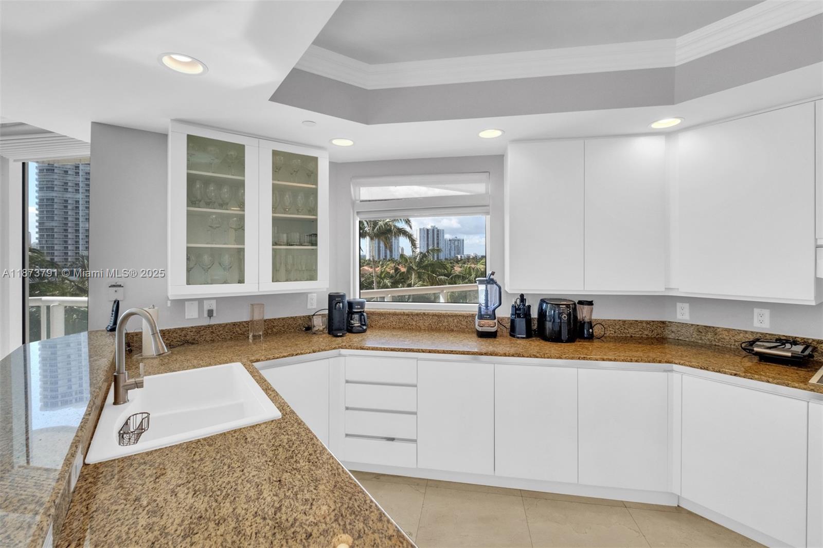 21050 Point Pl # 605