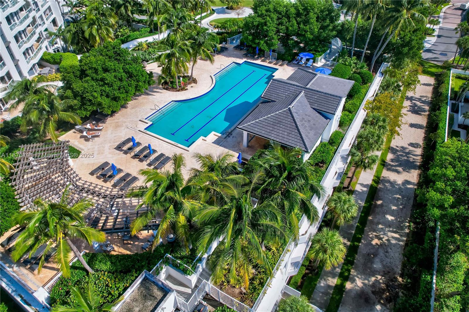 21050 Point Pl # 605