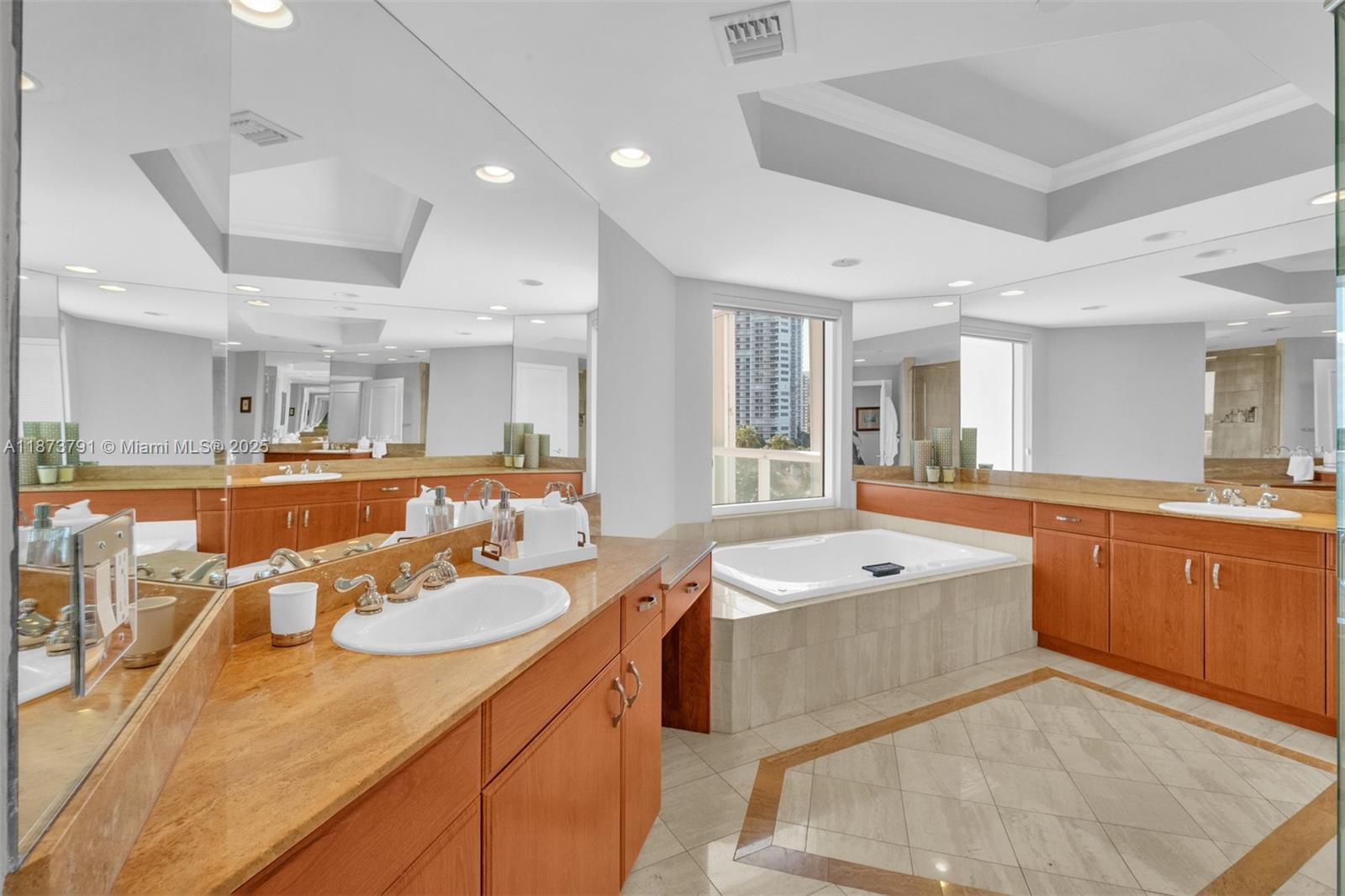 21050 Point Pl # 605