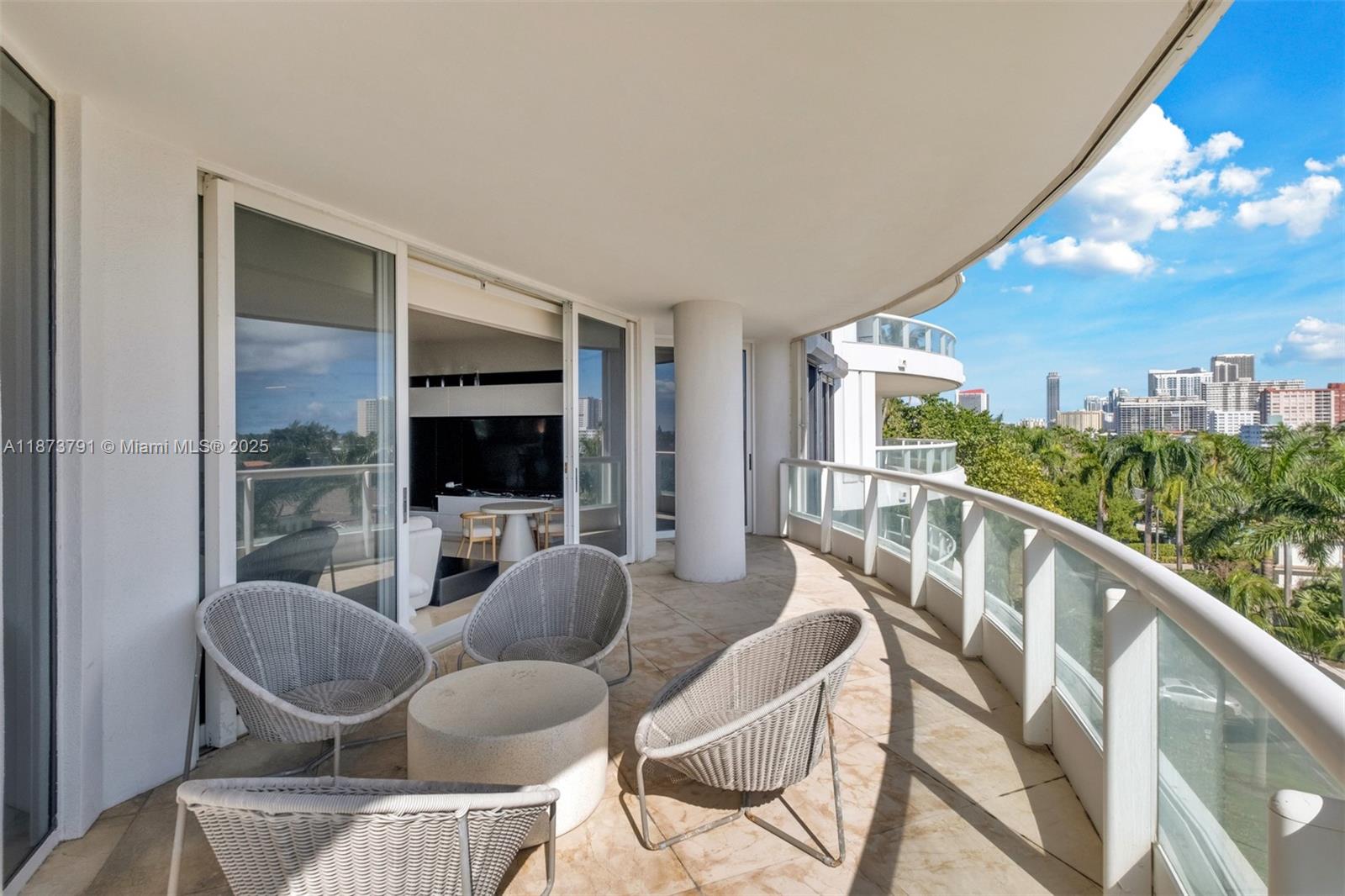 21050 Point Pl # 605