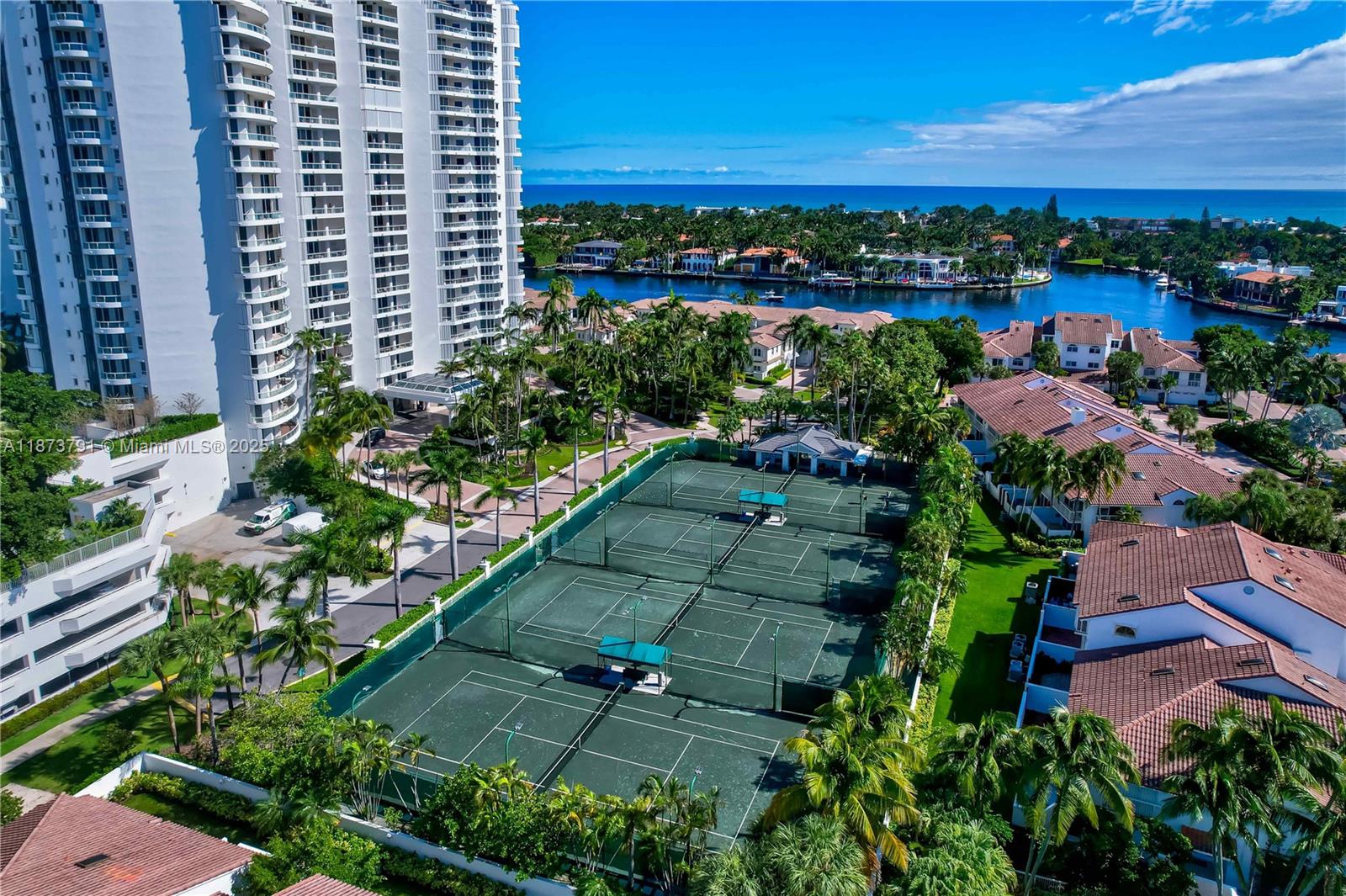 21050 Point Pl # 605