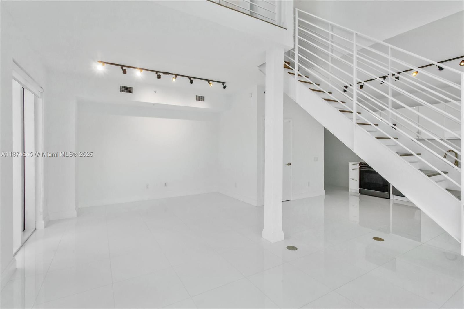 60 SW 13th St # 4413