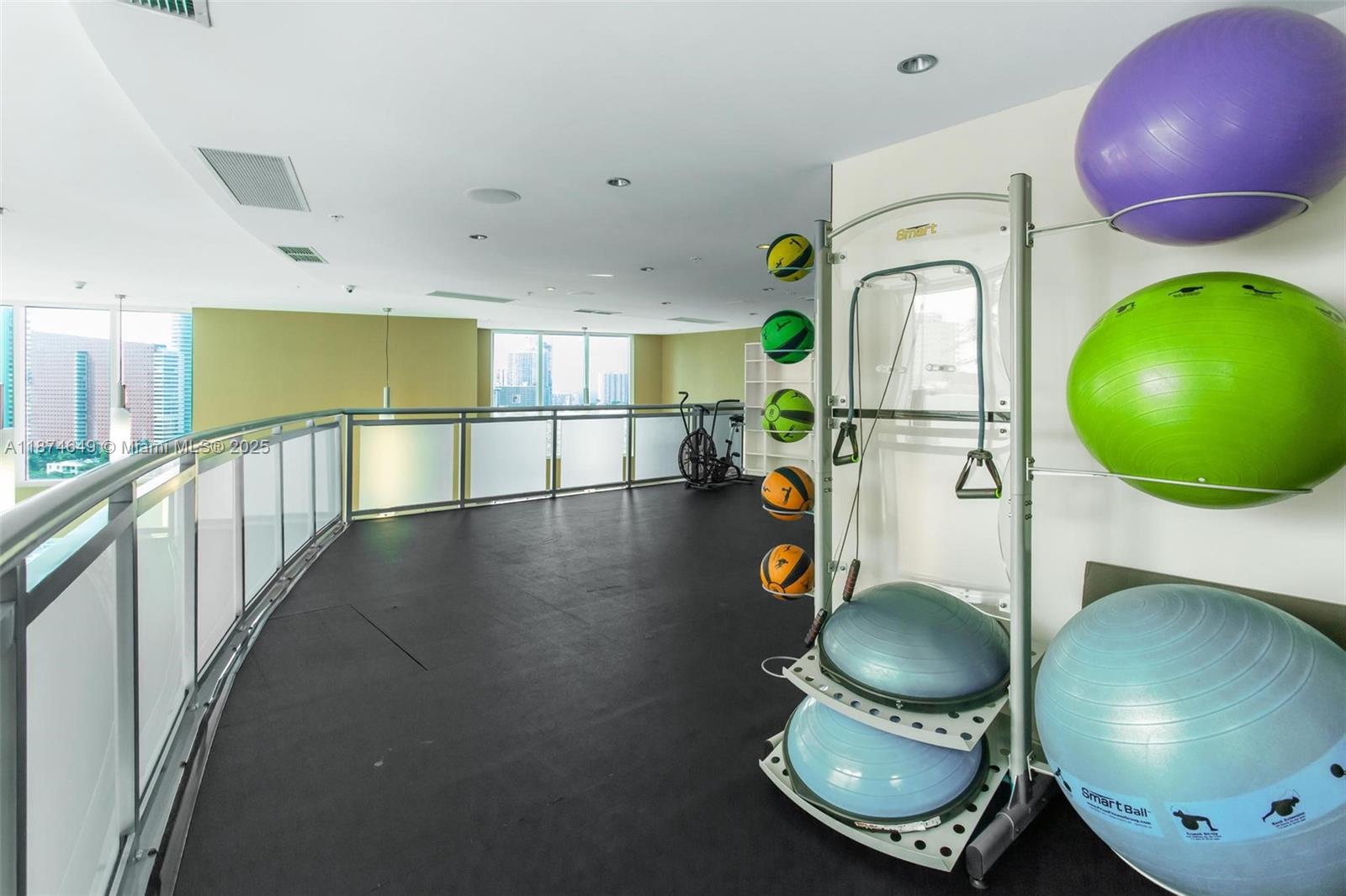 60 SW 13th St # 4413