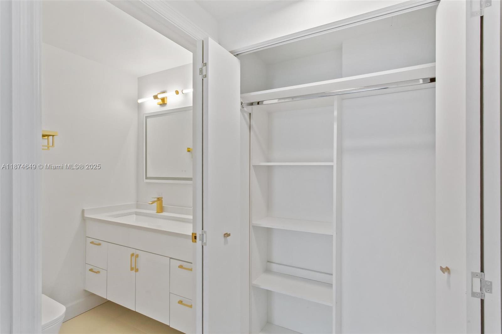 60 SW 13th St # 4413