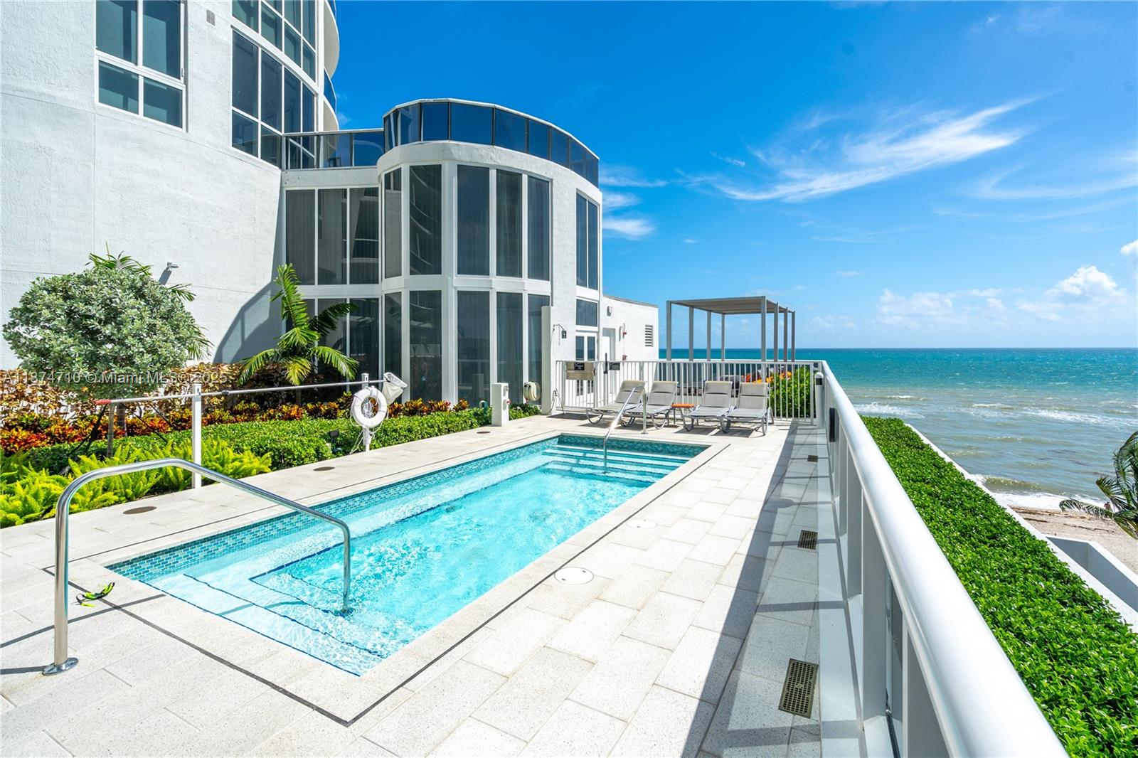 15811 Collins Ave # 2407