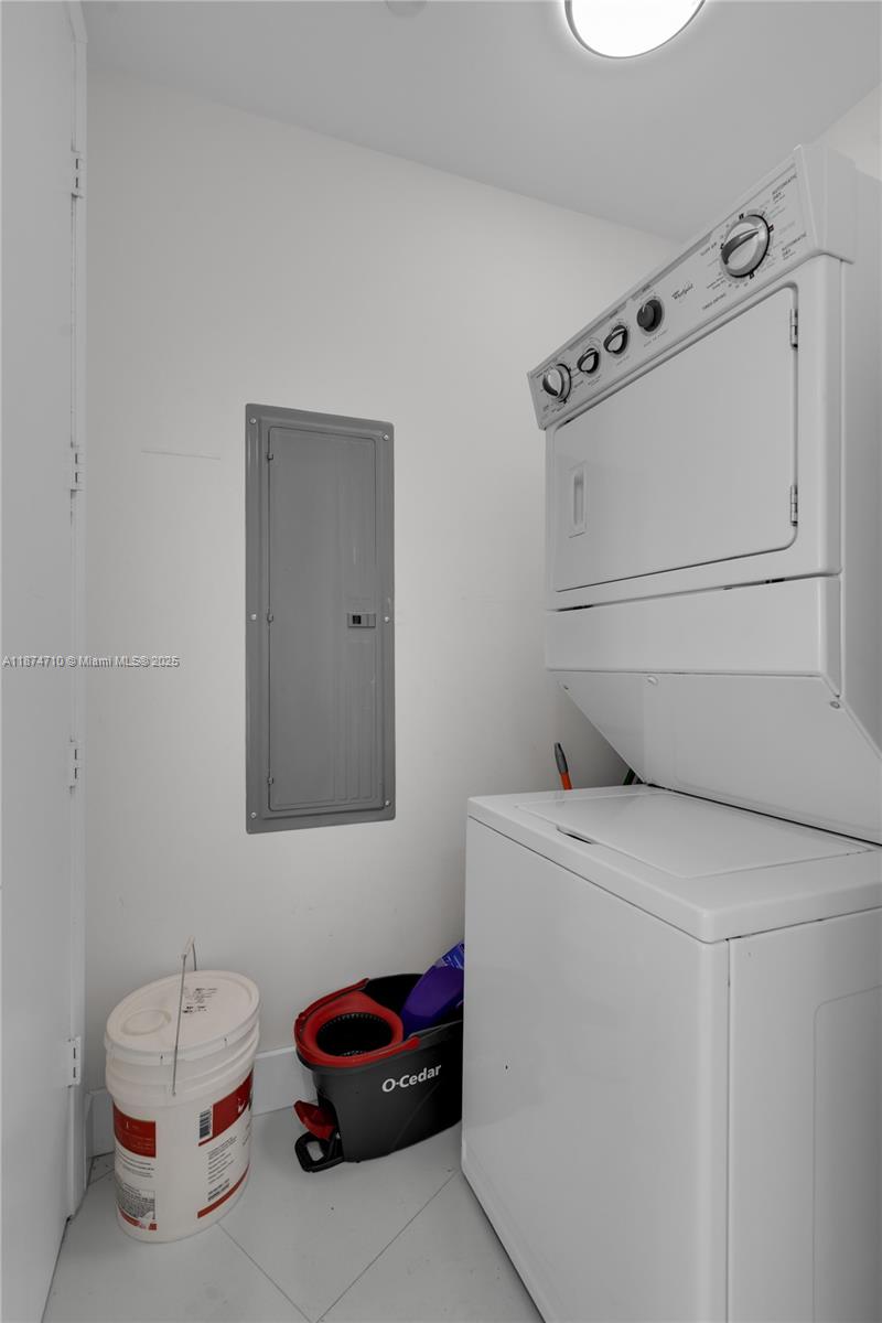 15811 Collins Ave # 2407