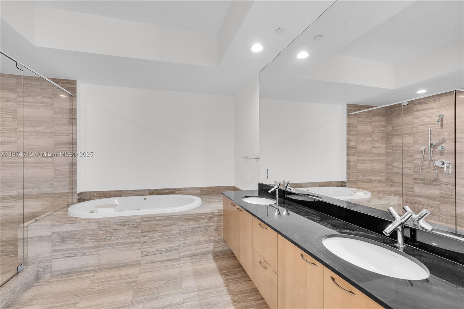 15811 Collins Ave # 2407