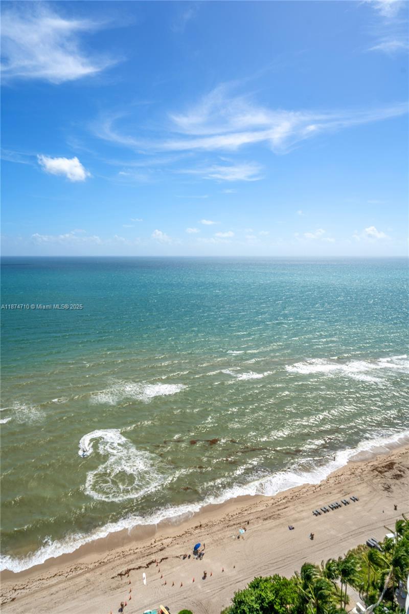 15811 Collins Ave # 2407