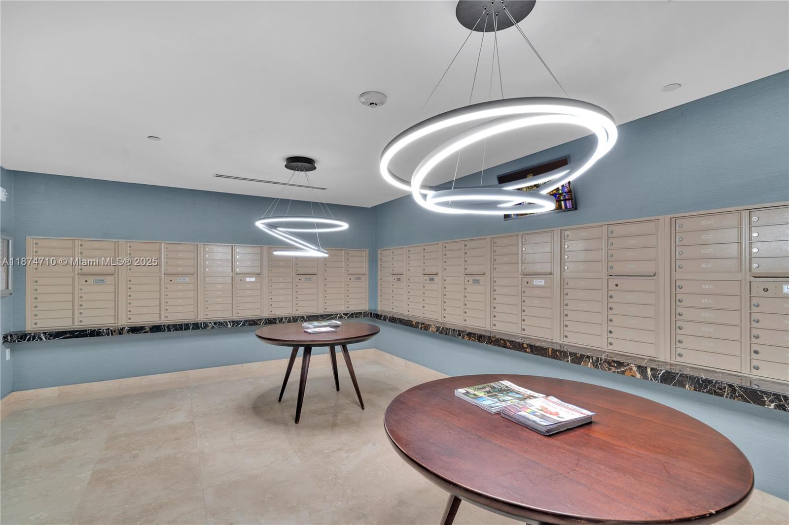 15811 Collins Ave # 2407