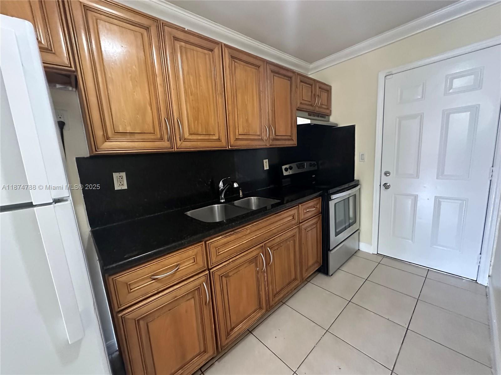 280 NW 39th St Unit: -