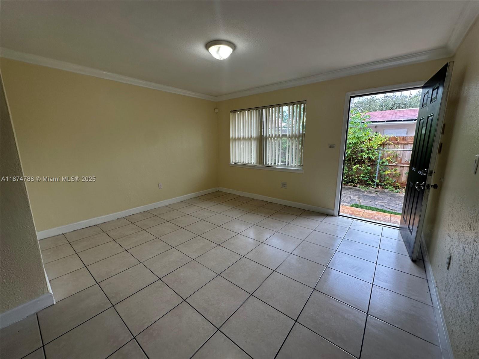 280 NW 39th St Unit: -