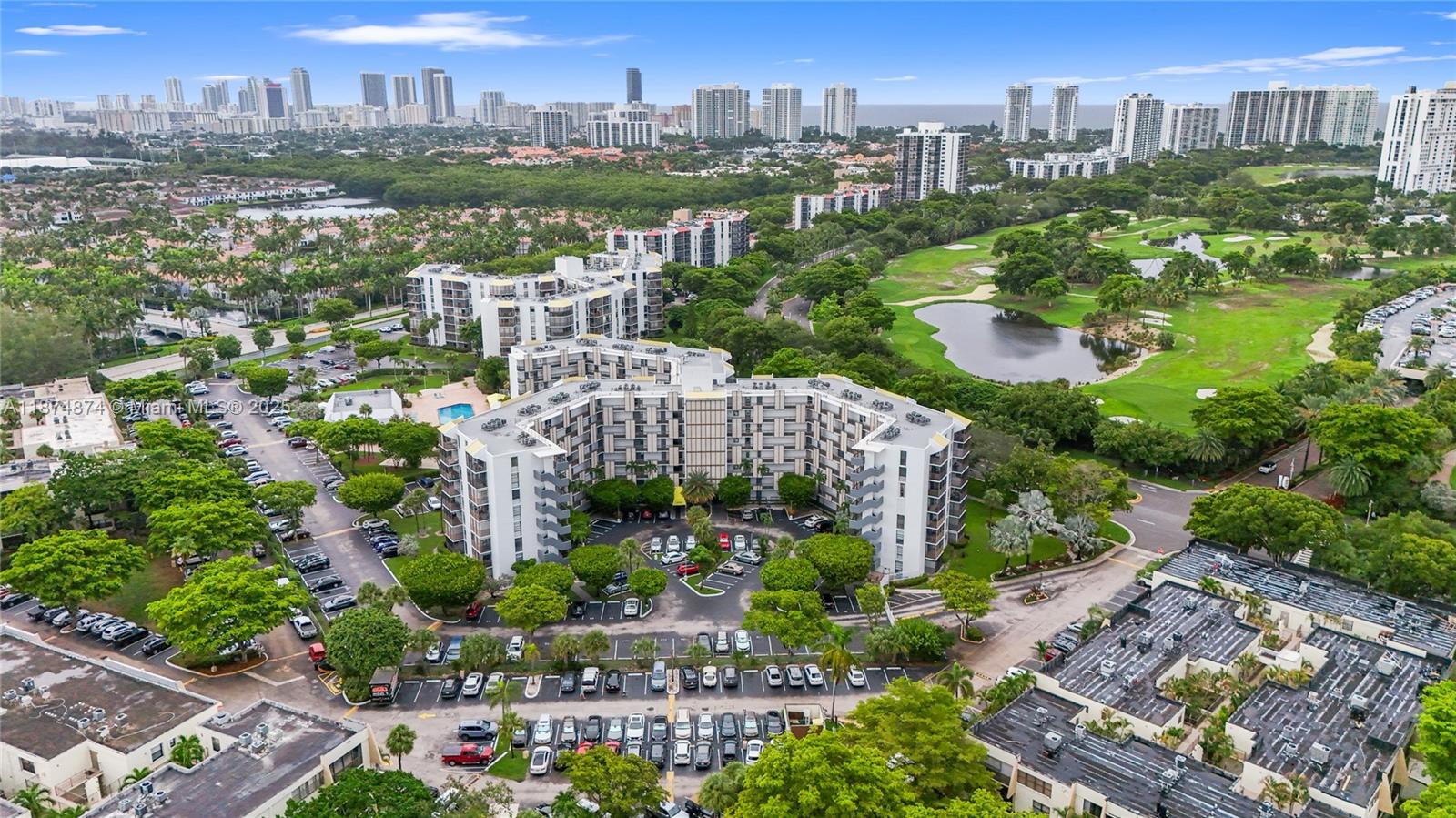 20400 W Country Club Dr # 416