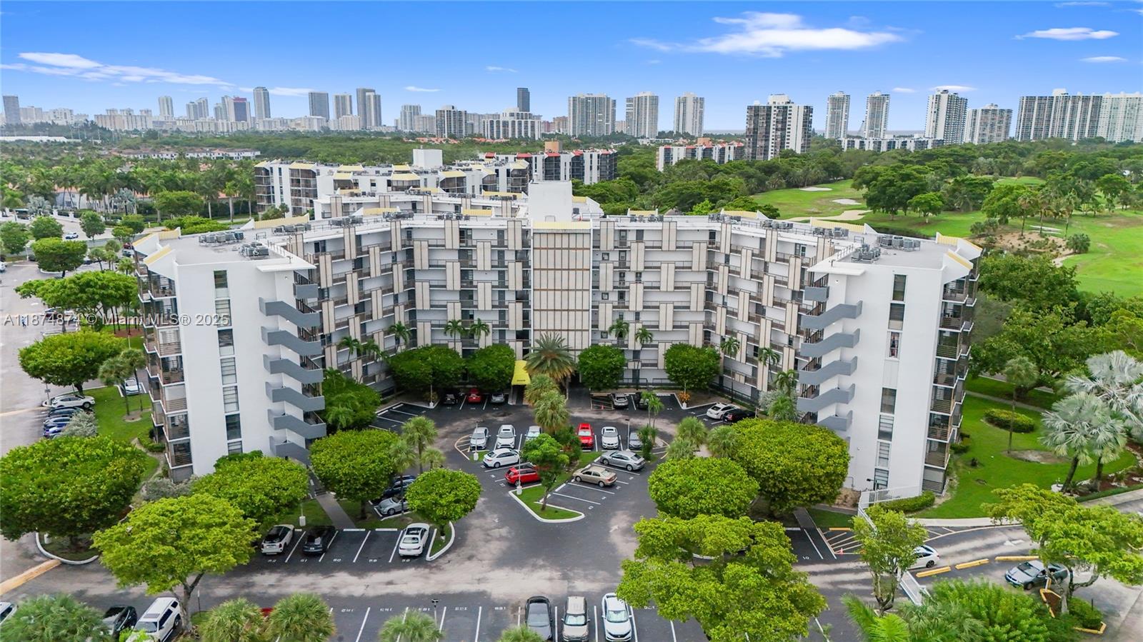 20400 W Country Club Dr # 416