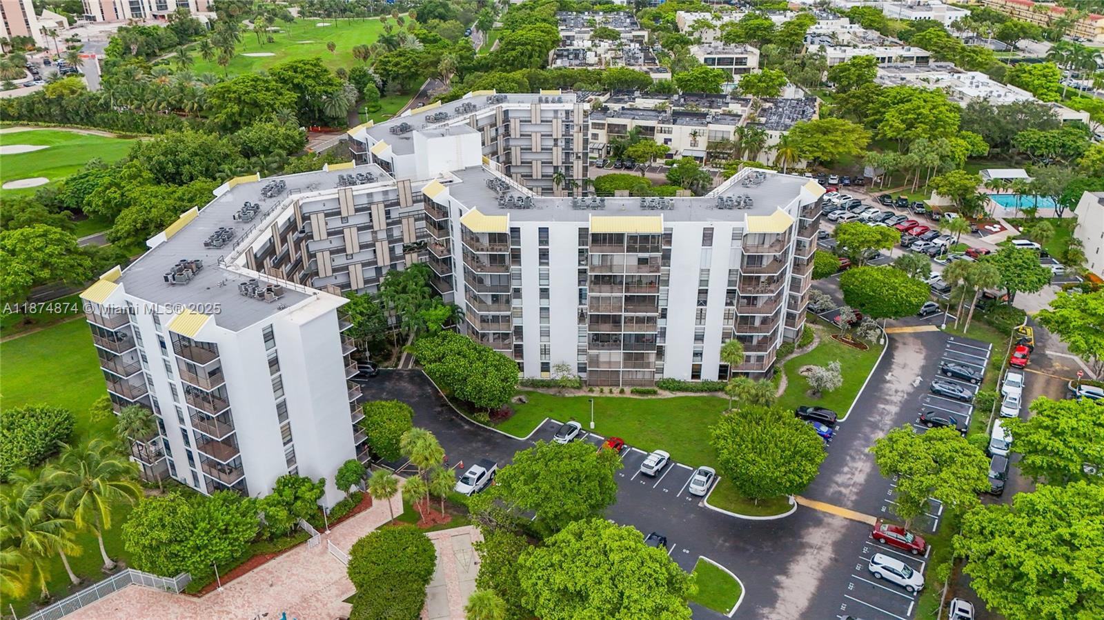 20400 W Country Club Dr # 416