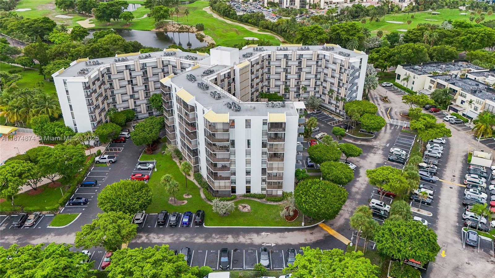 20400 W Country Club Dr # 416