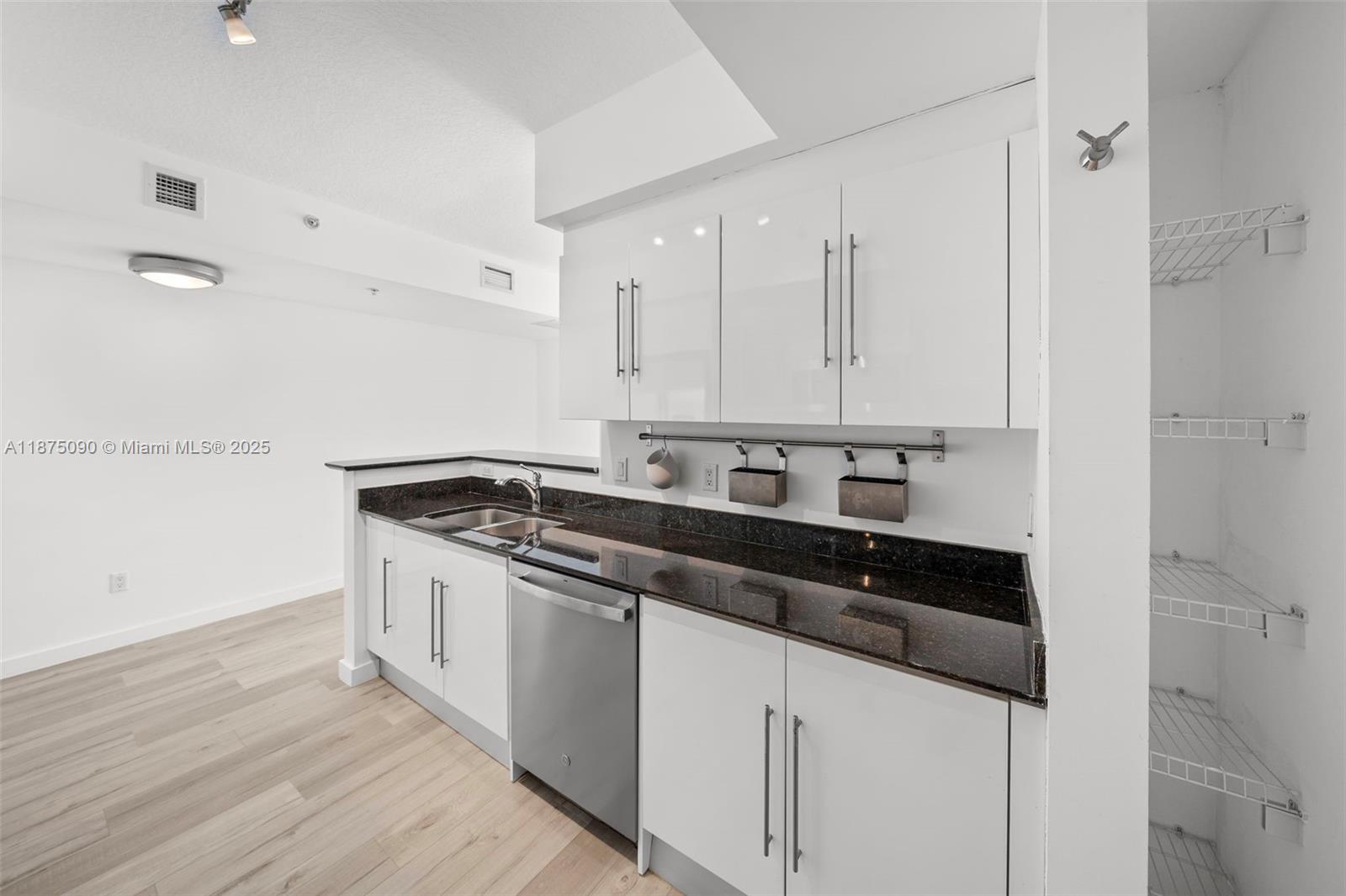 325 S Biscayne Blvd # 3819