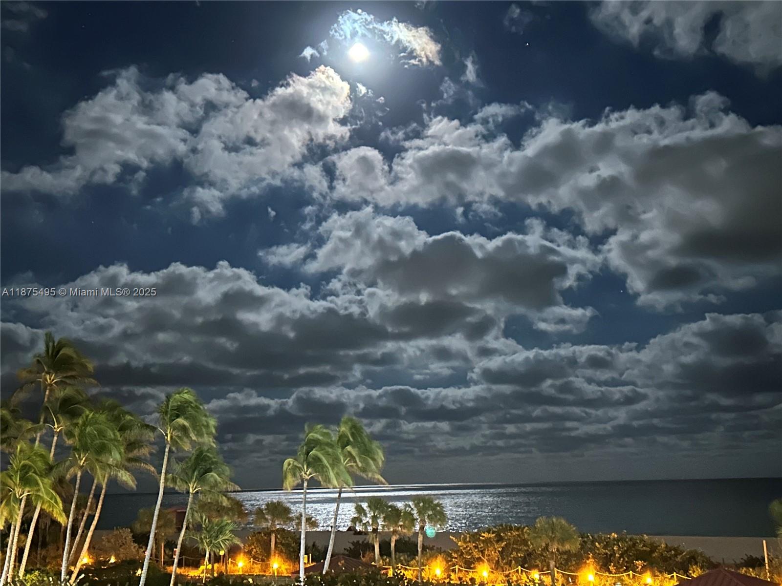 2555 Collins Ave # 403