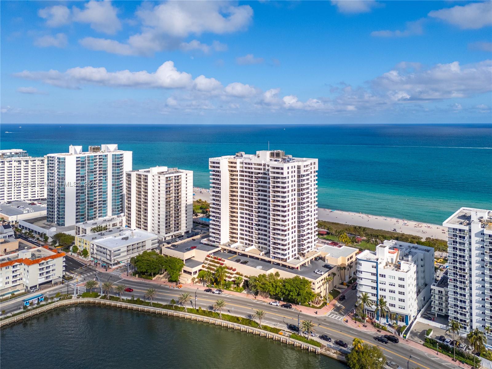 2555 Collins Ave # 403