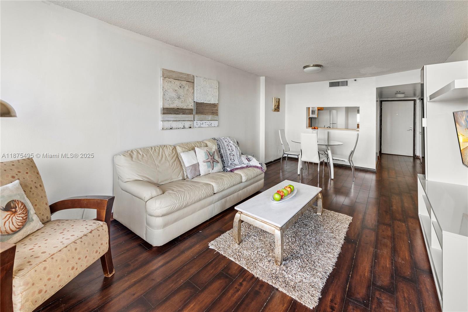 2555 Collins Ave # 403