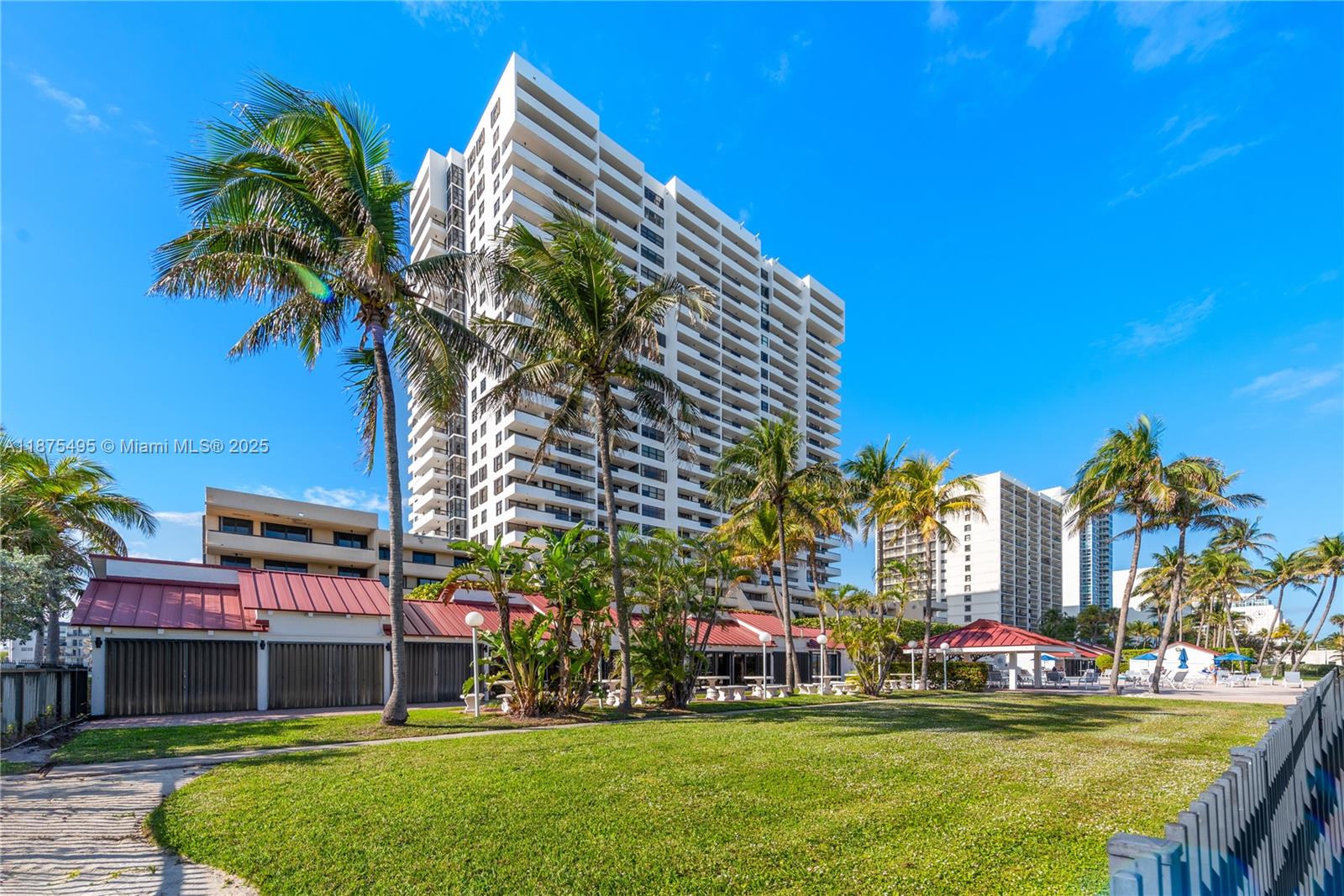 2555 Collins Ave # 403