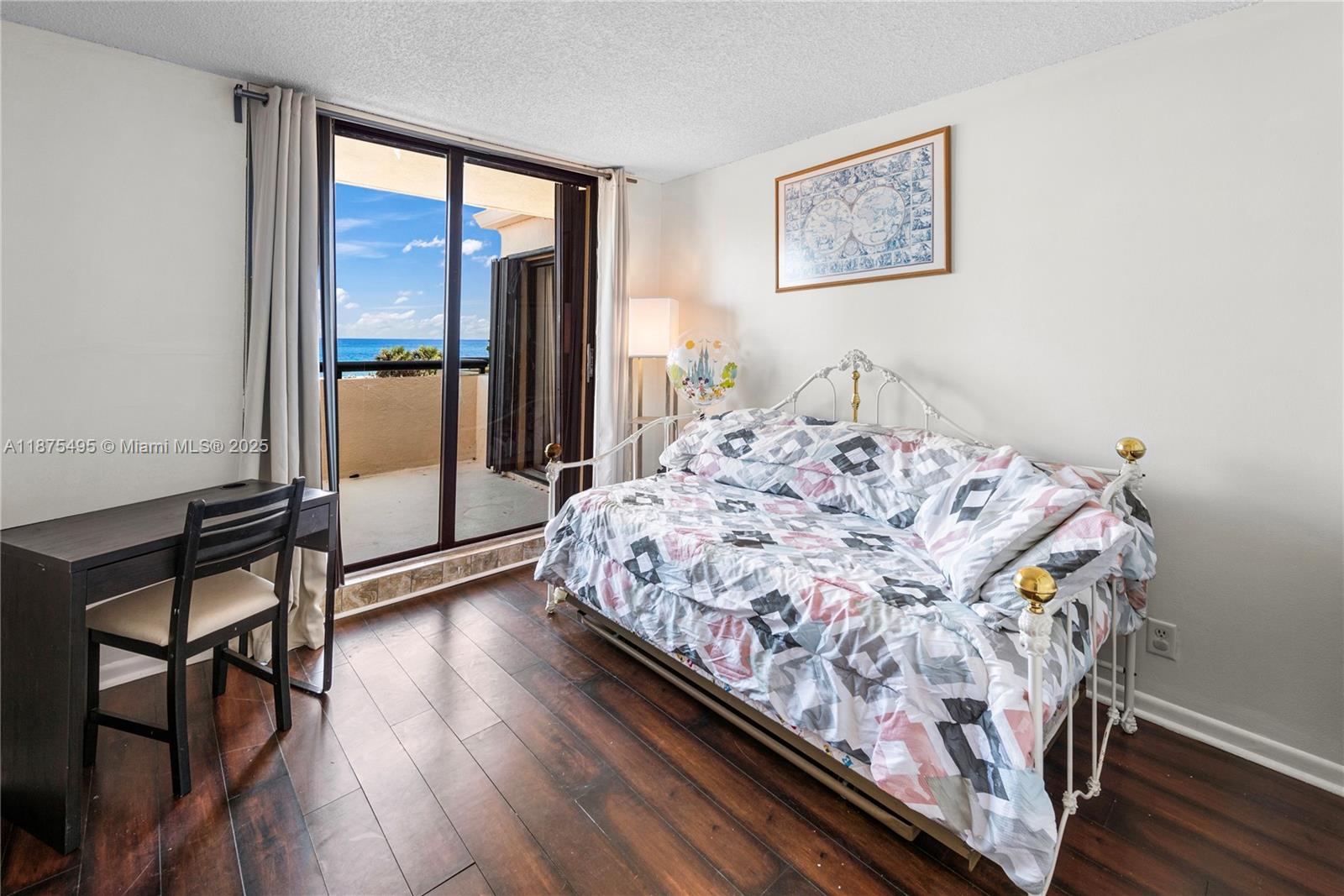 2555 Collins Ave # 403