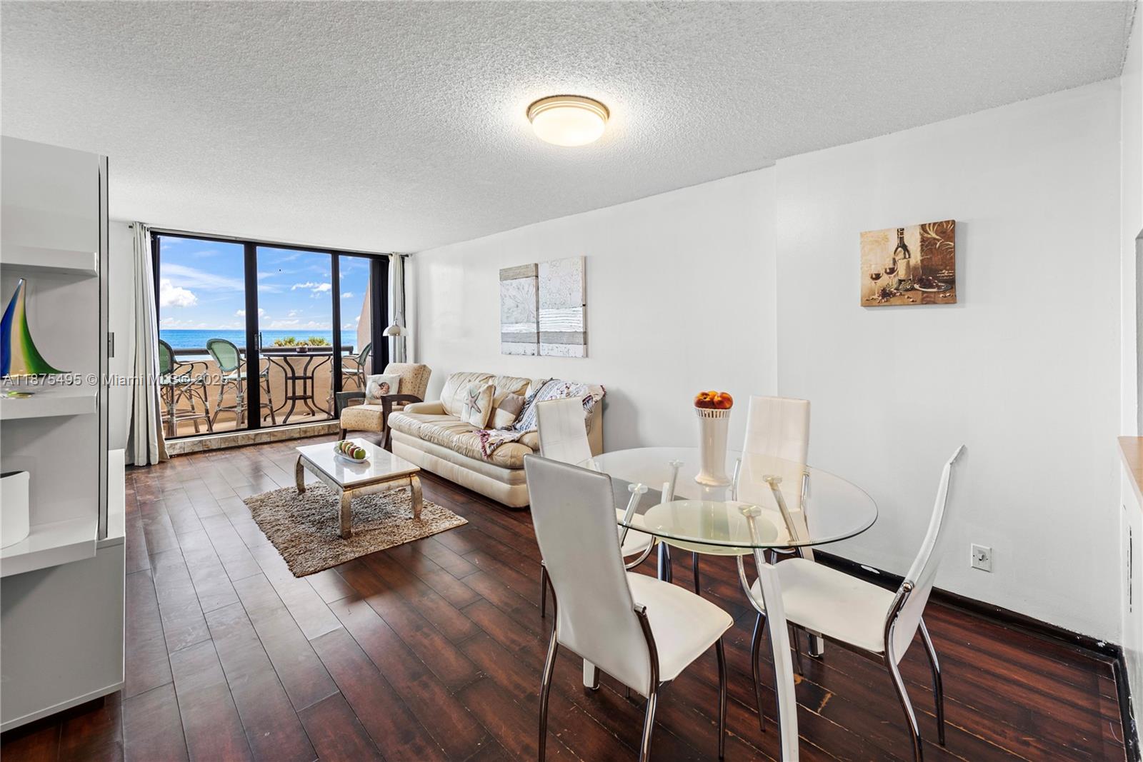 2555 Collins Ave # 403