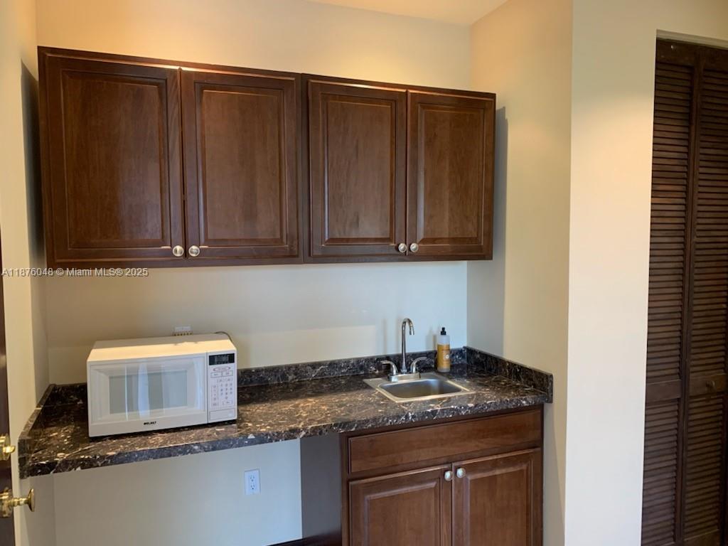 2750 NE 185th St # 202