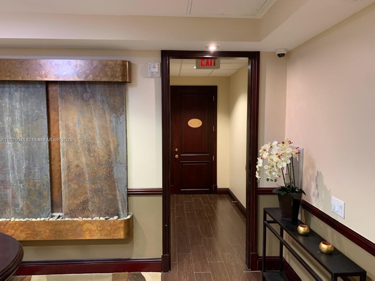 2750 NE 185th St # 202