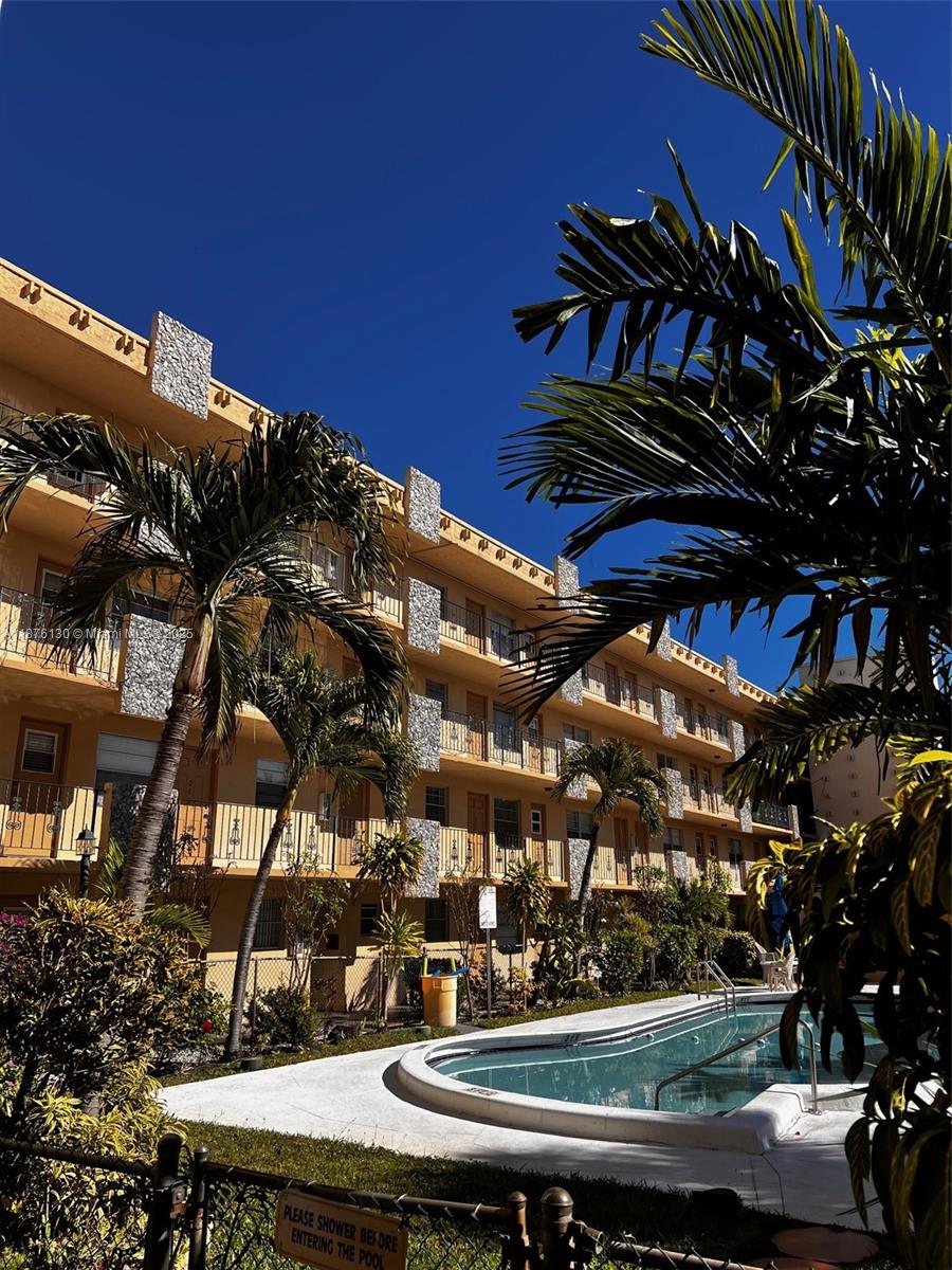 2145 Pierce St # 105