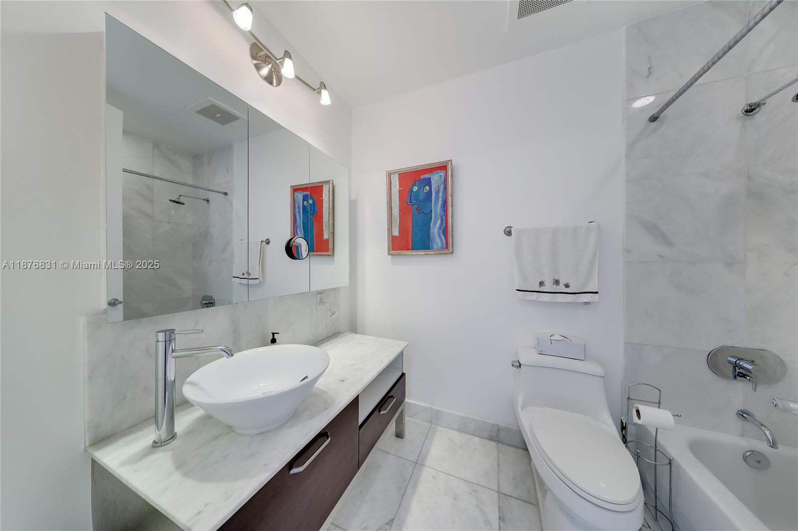 218 SE 14th St # 803