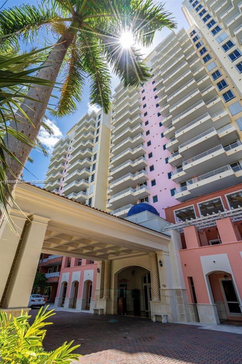 781 Crandon Blvd # 106