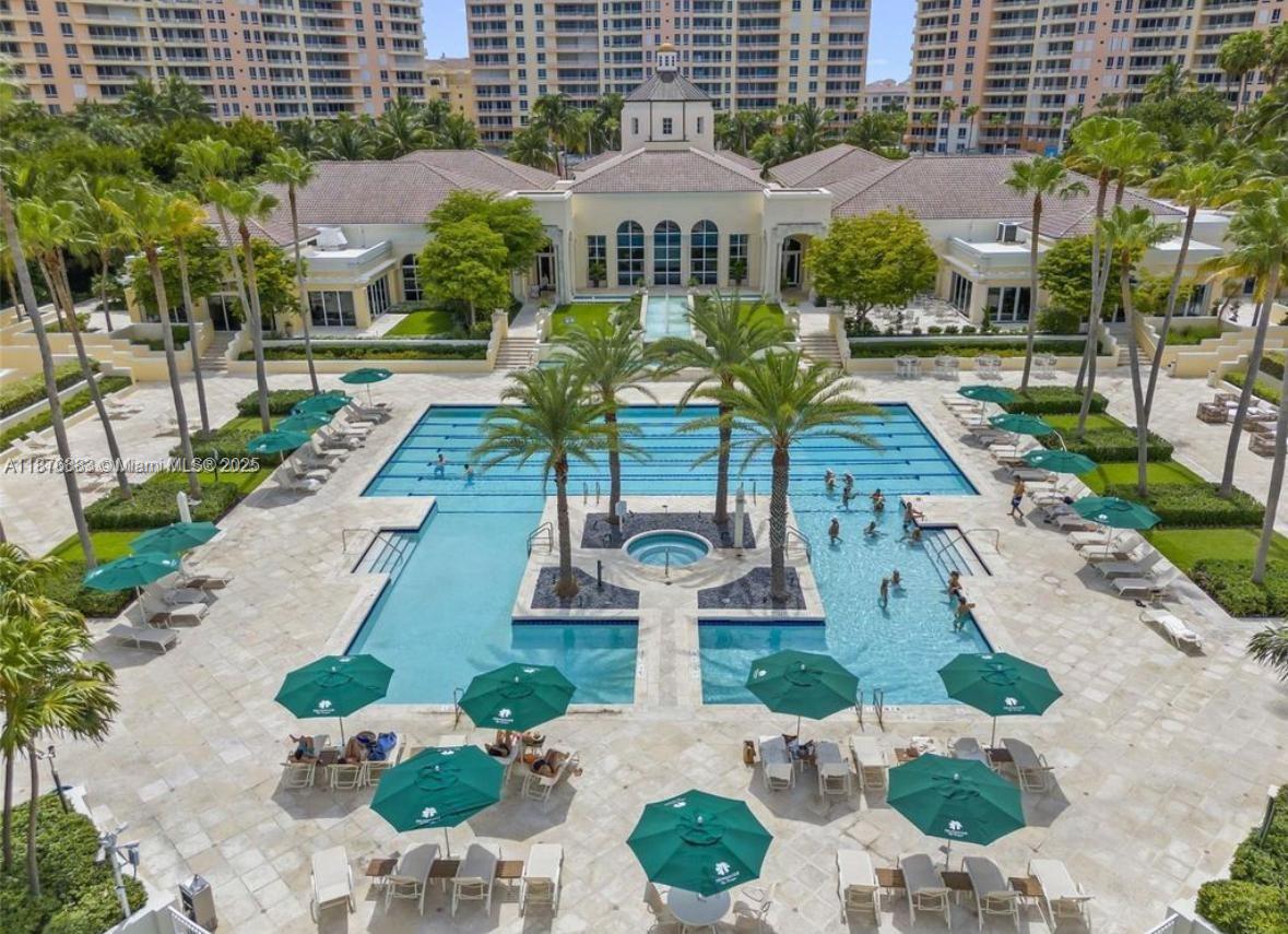 781 Crandon Blvd # 106