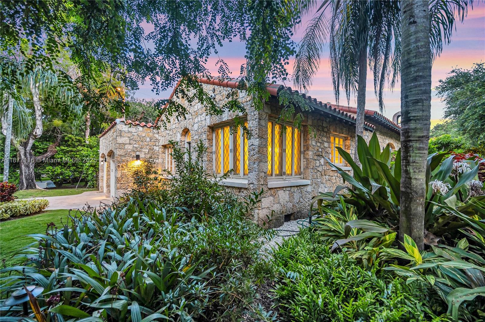 3903 Granada Blvd