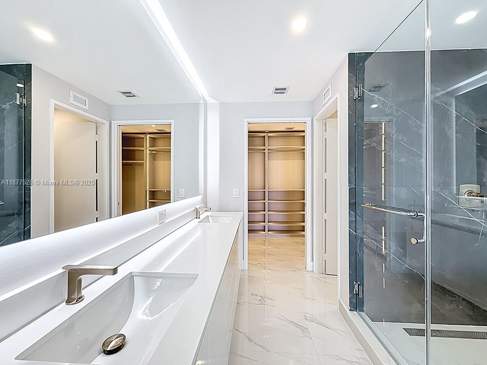 700 NE 24th st. # 1402