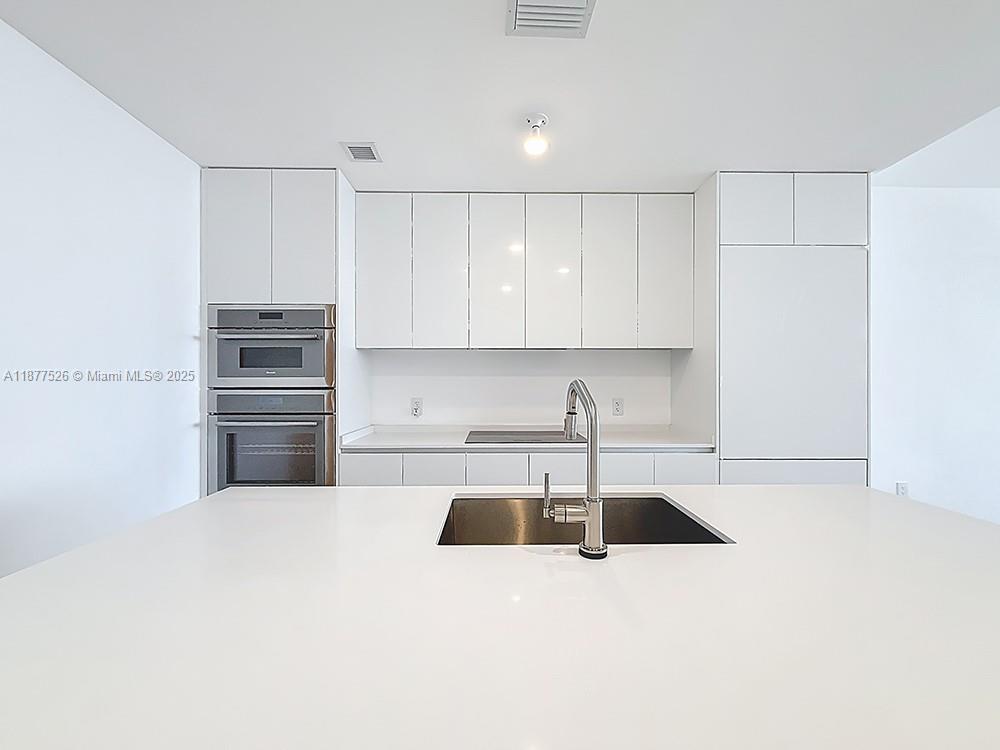 700 NE 24th st. # 1402