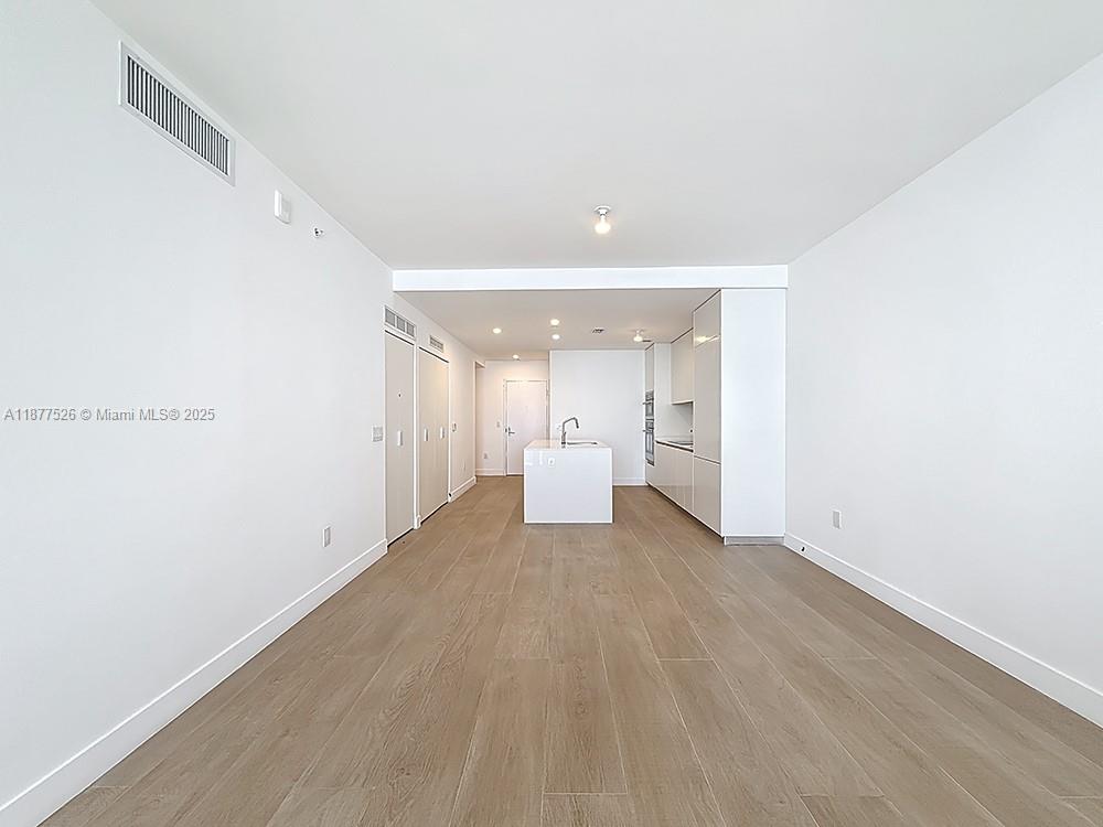 700 NE 24th st. # 1402