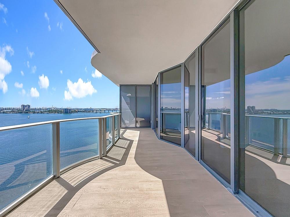 700 NE 24th st. # 1402