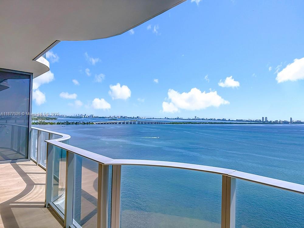 700 NE 24th st. # 1402