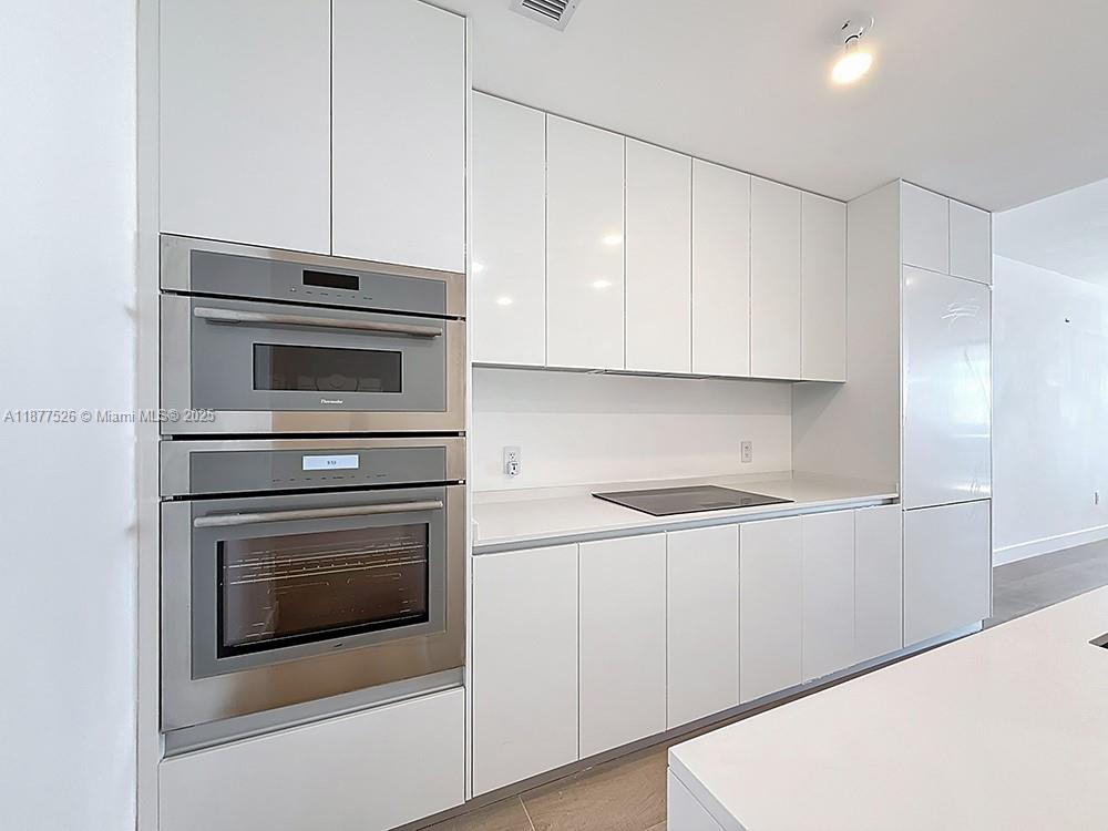 700 NE 24th st. # 1402